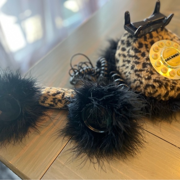 Faith Knight 90s Vintage Leopard Print Telephone - Picture 8 of 9